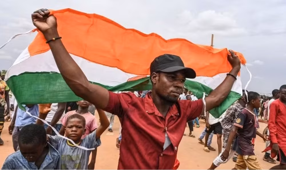 burkina faso gui luong thuc tiep vien cho niger ong erdogan phan doi can thiep quan su hinh 2