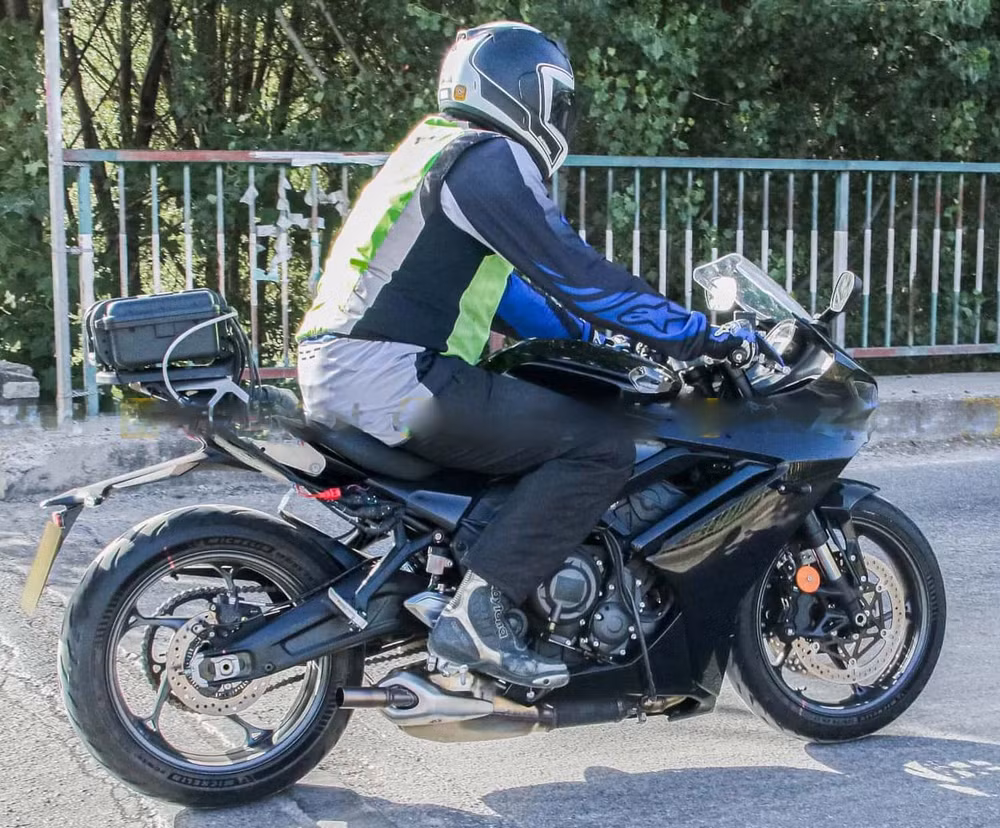 hinh anh triumph daytona 660 xuat hien tai chau au hinh 4