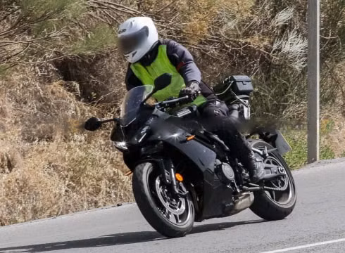 hinh anh triumph daytona 660 xuat hien tai chau au hinh 1