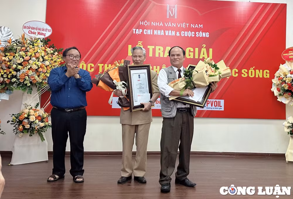 vinh danh cac tac gia doat giai cuoc thi viet chan dung cuoc song hinh 4