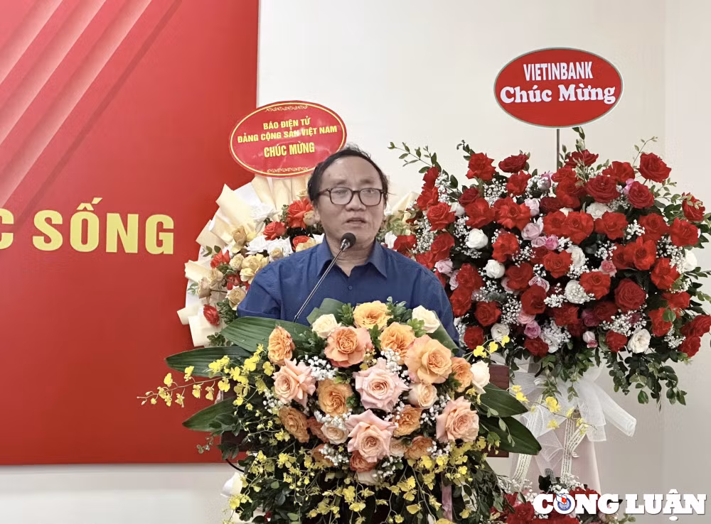 vinh danh cac tac gia doat giai cuoc thi viet chan dung cuoc song hinh 1