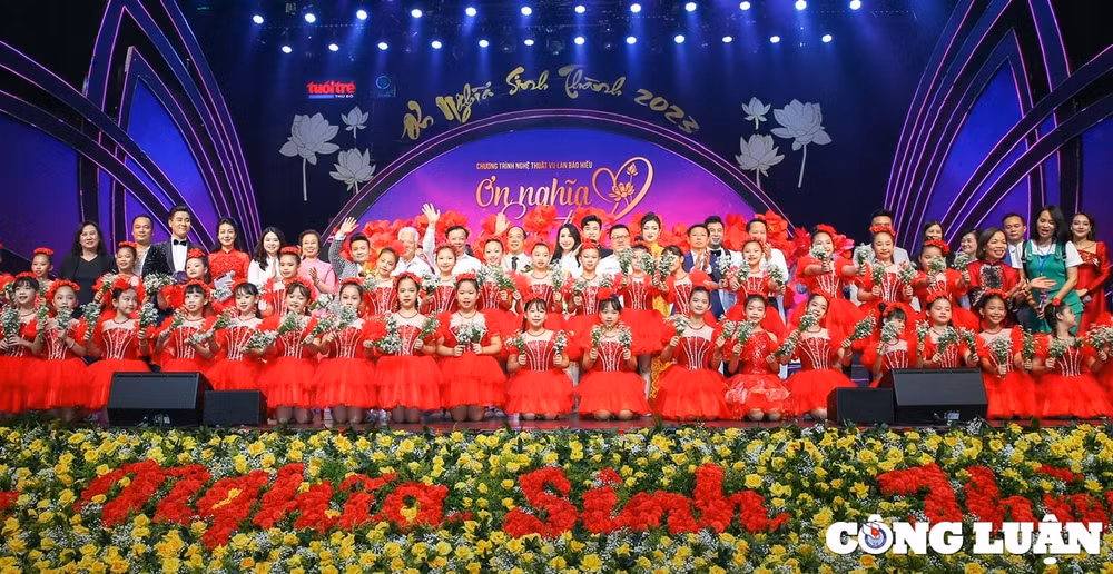 on nghia sinh thanh dua khan gia den voi khong gian cua mua hieu hanh hinh 10