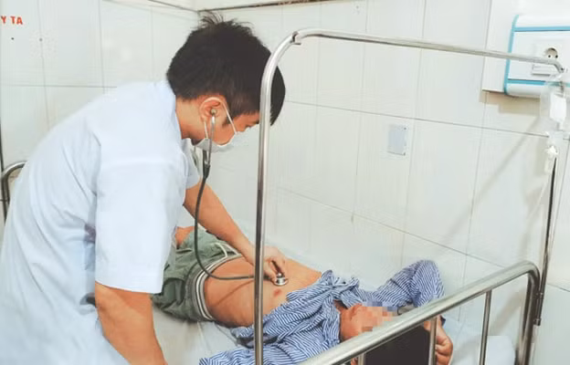 ha tinh 8 nguoi bi ngo doc nghi do an tiet canh be hinh 1
