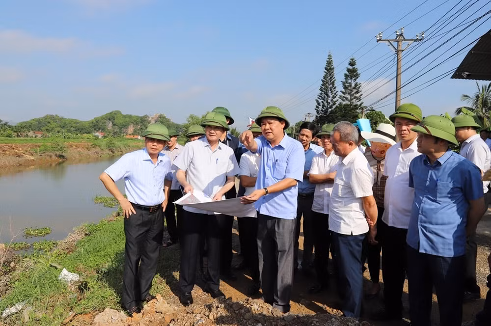 chu tich ubnd tinh thanh hoa kiem tra mot so du an xu ly khan cap su co sat lo de hinh 1
