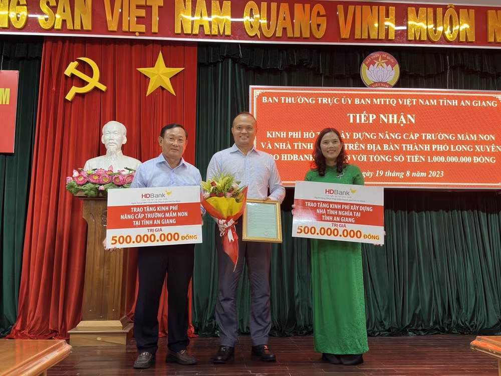 hdbank tiep tuc dong hanh cung cac hoat dong an sinh xa hoi tai tp long xuyen hinh 1