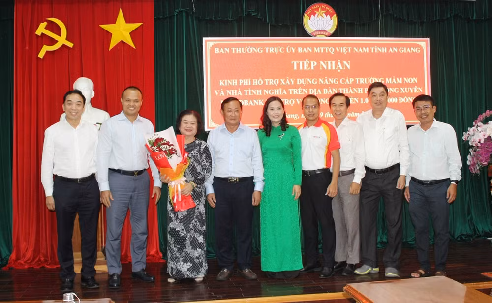 hdbank tiep tuc dong hanh cung cac hoat dong an sinh xa hoi tai tp long xuyen hinh 2