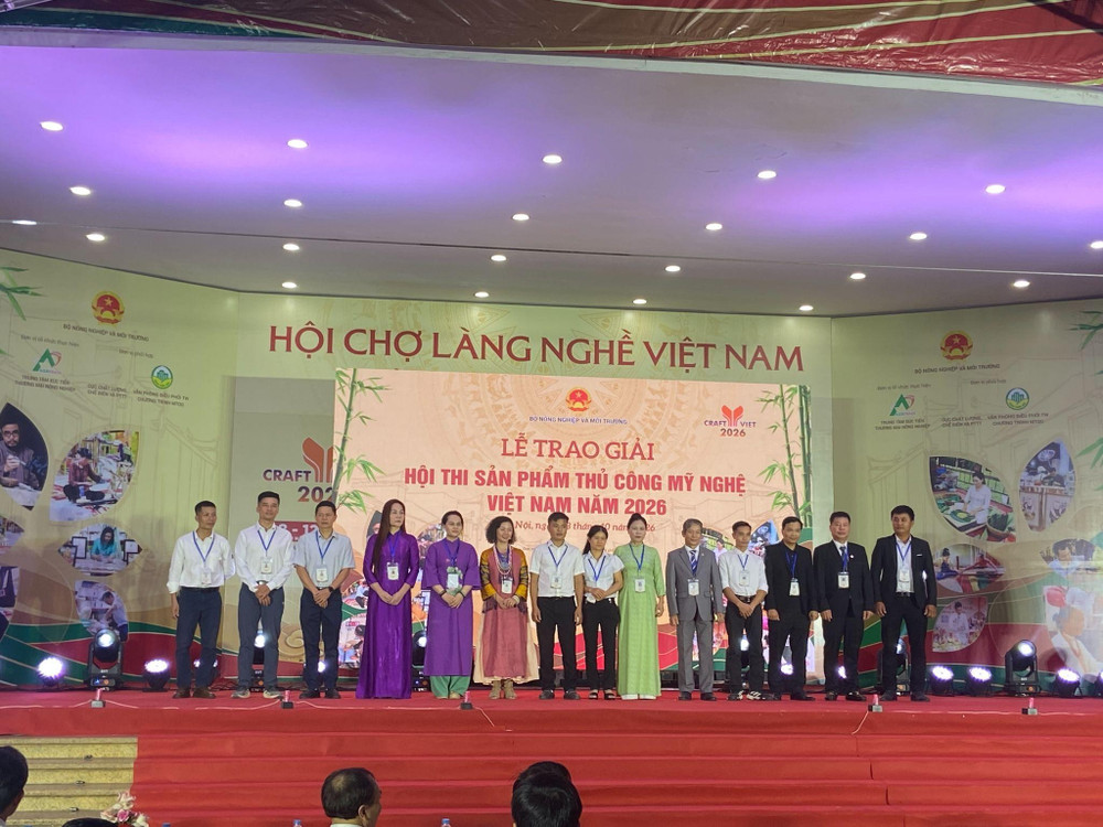 Lễ trao giải Hội thi sản phẩm thủ công mỹ nghệ Việt Nam 2026. Ảnh: Diệu Linh word-sbqgzs-450.jpg