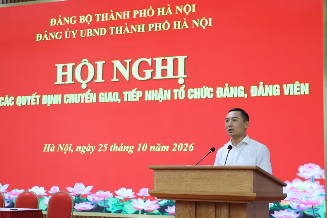 Hà Nội chuyển giao 97 tổ chức Đảng với gần 1.500 đảng viên về cơ sở