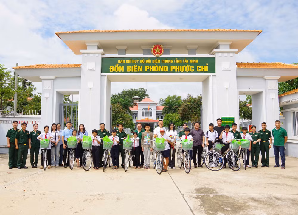 Hiệu quả từ sự đồng lòng: “Dân tin yêu thì biên giới mới bình yên”.
