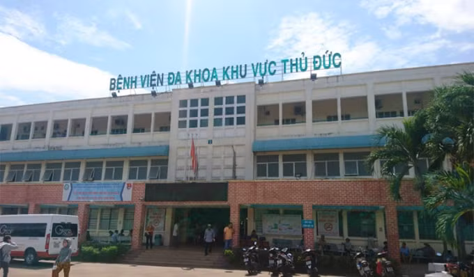 Bệnh viện Điều trị Covid-19 Thủ Đức.