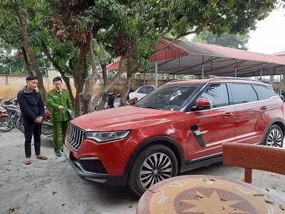 Xe ô tô mà Dương Minh Tuyền sử dụng