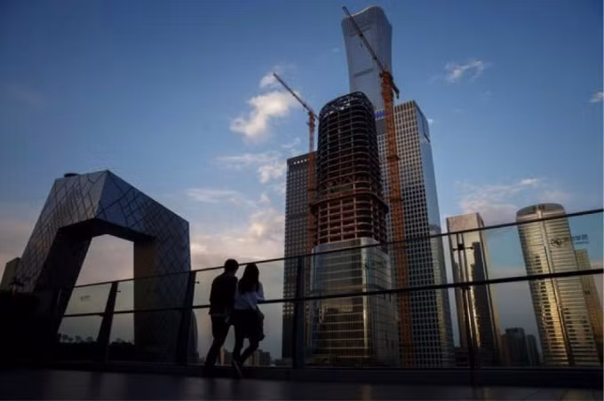 Nền kinh tế Trung Quốc được dự đoán sẽ soán ngôi của Mỹ vào năm 2028. Ảnh: Getty