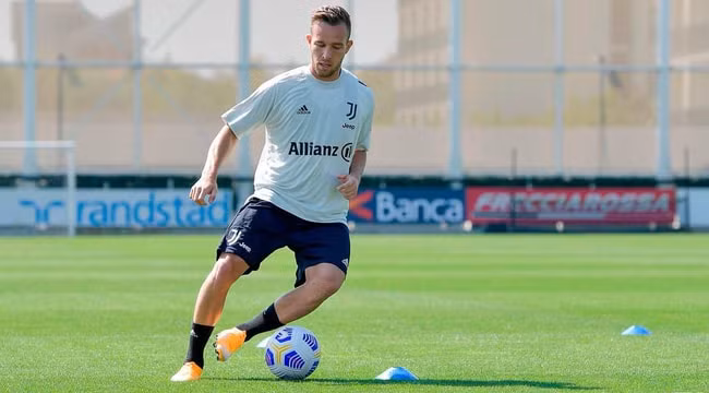 Arthur Melo.