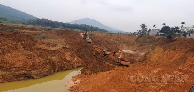 Địa điểm hoàn thổ đất tại sẽ chấm dứt hoạt động vận chuyển đất, đá thải vào ngày 15/1