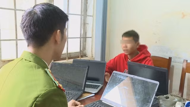 Nguyễn Văn T. tại cơ quan công an.