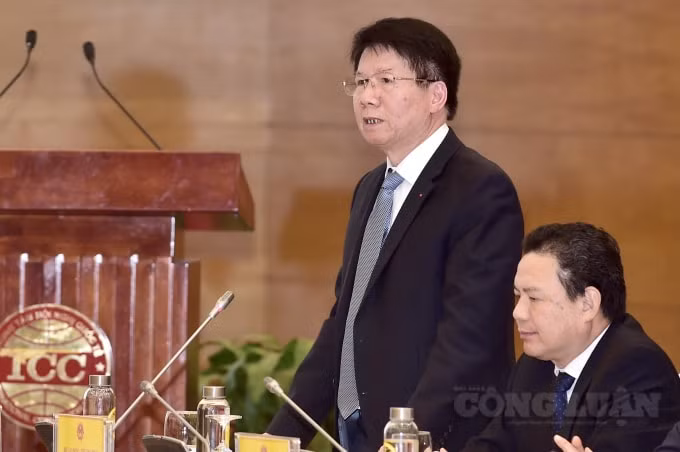 Thứ trưởng Bộ Y tế Trương Quốc Cường thông tin tại họp báo.