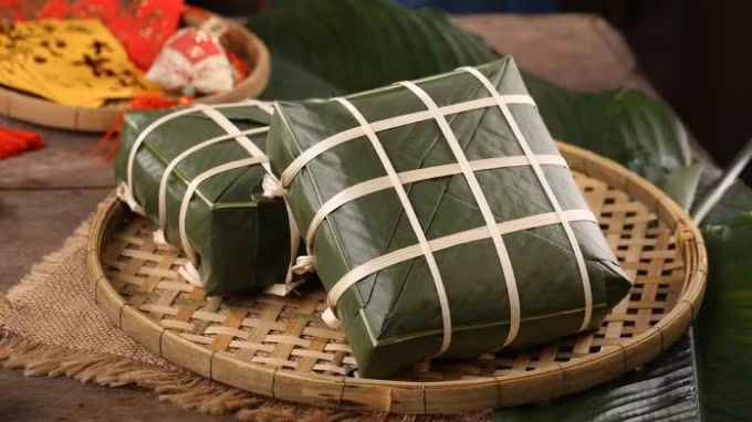 Món-ăn-may-mắn-ngày-tết-bánh-chưng-696x392