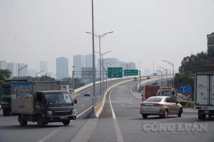 Được biết, sau khi được sửa chữa, khả năng chịu lực của cầu sẽ tăng gấp 3 lần so với trước đây, độ bền của bê tông UHPC có thể lên tới trên 30 năm. Đây là một công nghệ được sử dụng thành công khi sửa chữa mặt cầu, chắc chắn trong thời gian tới, công nghệ này sẽ được sử dụng nhiều hơn trong việc sửa chữa các kết cấu hạ tầng.