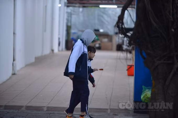 Khu vực Hà Nội trời rét đậm, nhiệt độ thấp nhất từ 10-13 độ. (Ảnh: Quang Hùng)