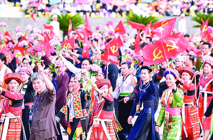 Hình ảnh tại lễ diễu binh - diễu hành mừng Tết Độc lập Kỷ niệm 70 năm Cách mạng tháng Tám và Quốc khánh 2/9/2015 (Ảnh: Chinhphu.vn)