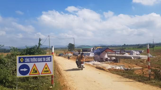 Công trình cắm biển thi công dù chưa đủ điều kiện để triển khai
