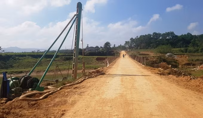 Máy móc được tập kết để triển khai