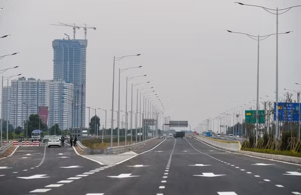 Dự án nút giao đường vành đai 3 với đường cao tốc Hà Nội - Hải Phòng có tổng mức đầu tư hơn 402 tỷ đồng, chiều rộng mặt đường từ 33-51 m