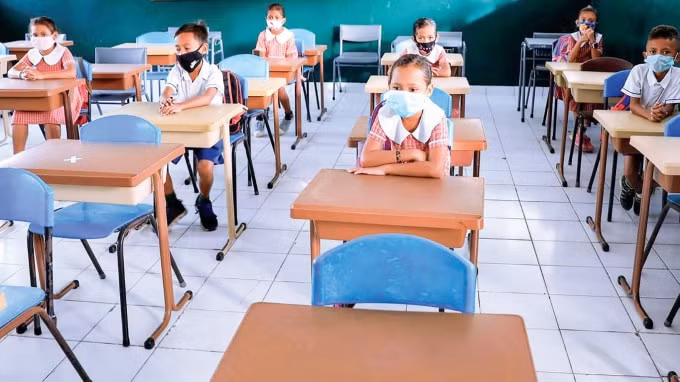 Gần 24 triệu học sinh, sinh viên cả nước đều an toàn trước 2 đợt dịch Covid-19 bùng phát năm 2020. Ảnh: ĐCS