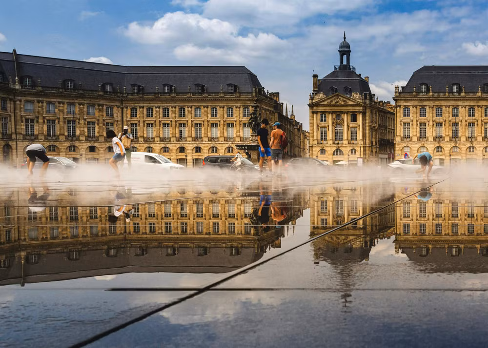 Place de la Bourse, Bordeaux, Pháp. Ảnh: Unsplash