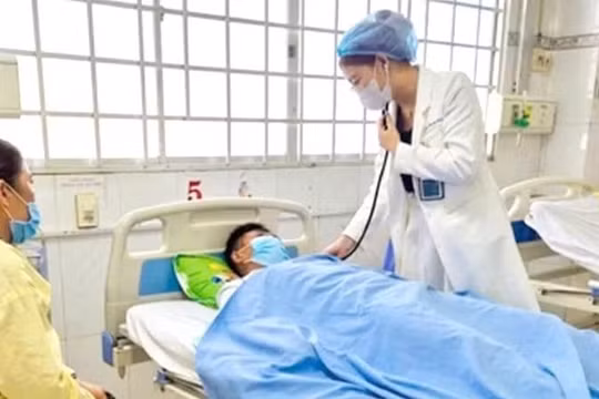 Đồng Tháp: Thanh niên đi phun xăm suýt mất mạng vì sốc thuốc tê