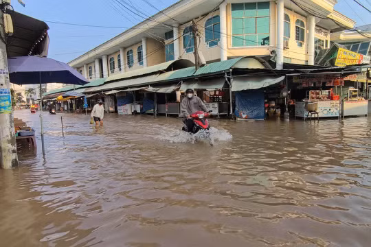 Vĩnh Long cảnh báo triều cường vượt mức báo động 3, gây ngập nghiêm trọng