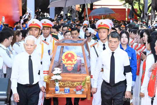 Lãnh đạo Đảng, Nhà nước cùng toàn thể Nhân dân tiễn đưa 731 liệt sĩ về Nghĩa trang TP.HCM