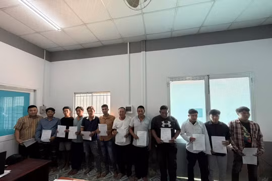 Vĩnh Long: Khởi tố 12 đối tượng trong tụ điểm tổ chức đánh bạc và đánh bạc