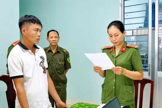 Khởi tố, bắt giam thanh niên dùng lưỡi hái chém người gây thương tích