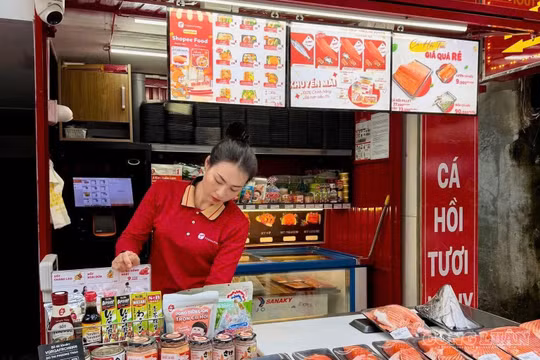 Người dân thắt chặt chi tiêu, doanh nghiệp thực phẩm buộc phải đổi cách bán hàng