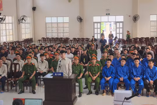 Đồng Tháp: 53 bị cáo trong vụ hỗn chiến, nổ súng náo loạn đường phố lãnh án 
