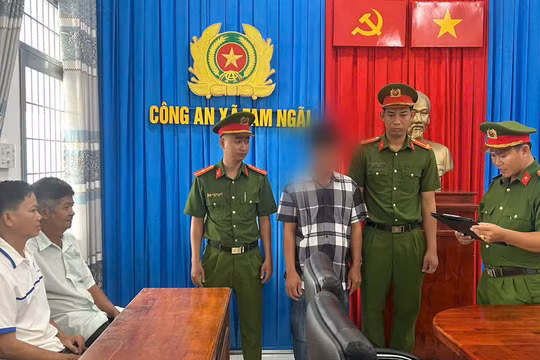 Không được mua lòng heo nợ, nam thanh niên dùng dao chém người bán