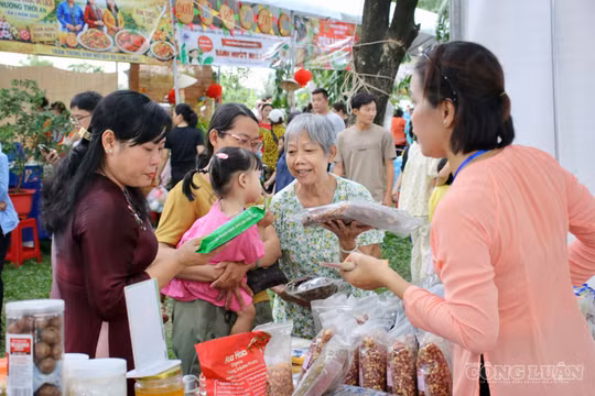 Hơn 70 gian hàng tái hiện “Ký ức Chợ Quê” giữa lòng TPHCM