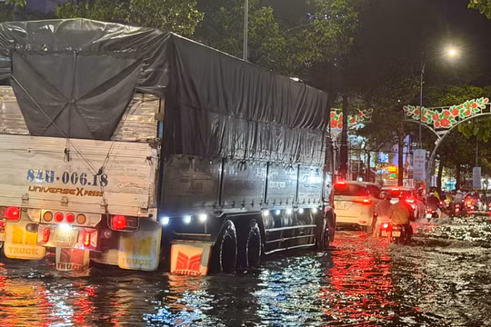 Vĩnh Long tăng cường đề phòng triều cường dâng cao trở lại vào cuối tháng 10