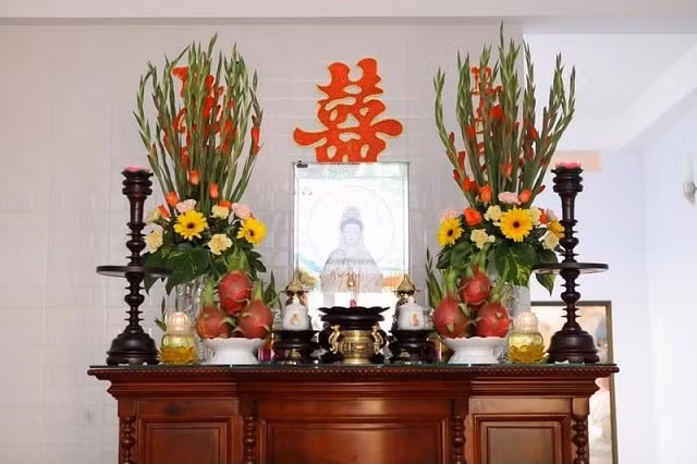 hoa tet nen cam bao nhieu bong dung chuan phong thuy hinh 1
