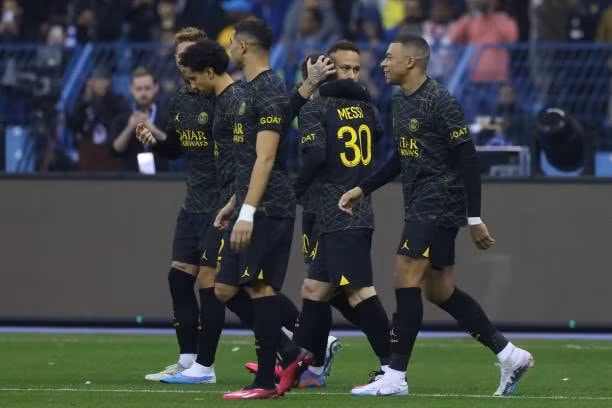 ronaldo lap cu dup van khong the giup doi nha thang psg cua messi hinh 3