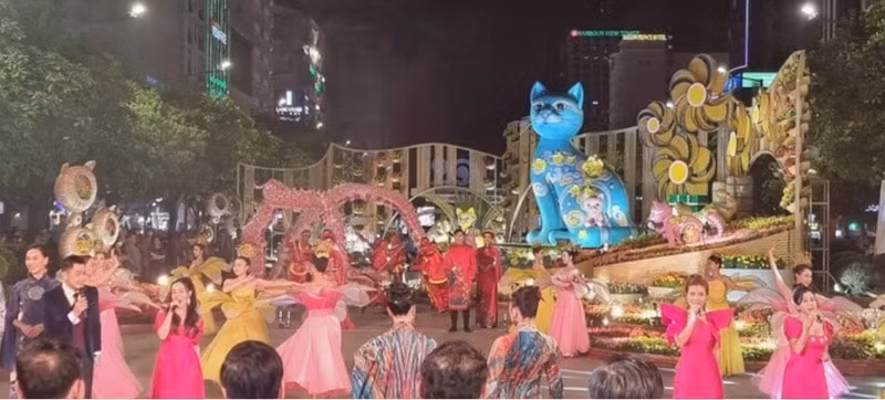khai mac duong hoa nguyen hue tet quy mao hinh 4