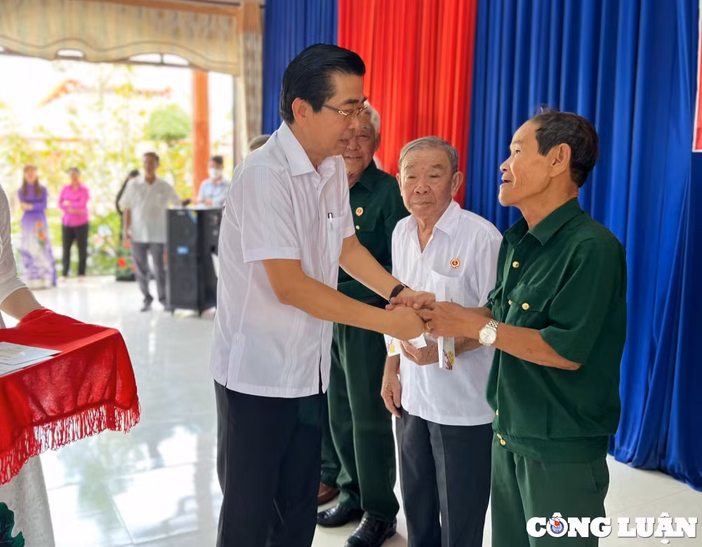 pho truong ban thuong truc ban noi chinh trung uong vo van dung vieng den tho bac ho tai bac lieu hinh 2