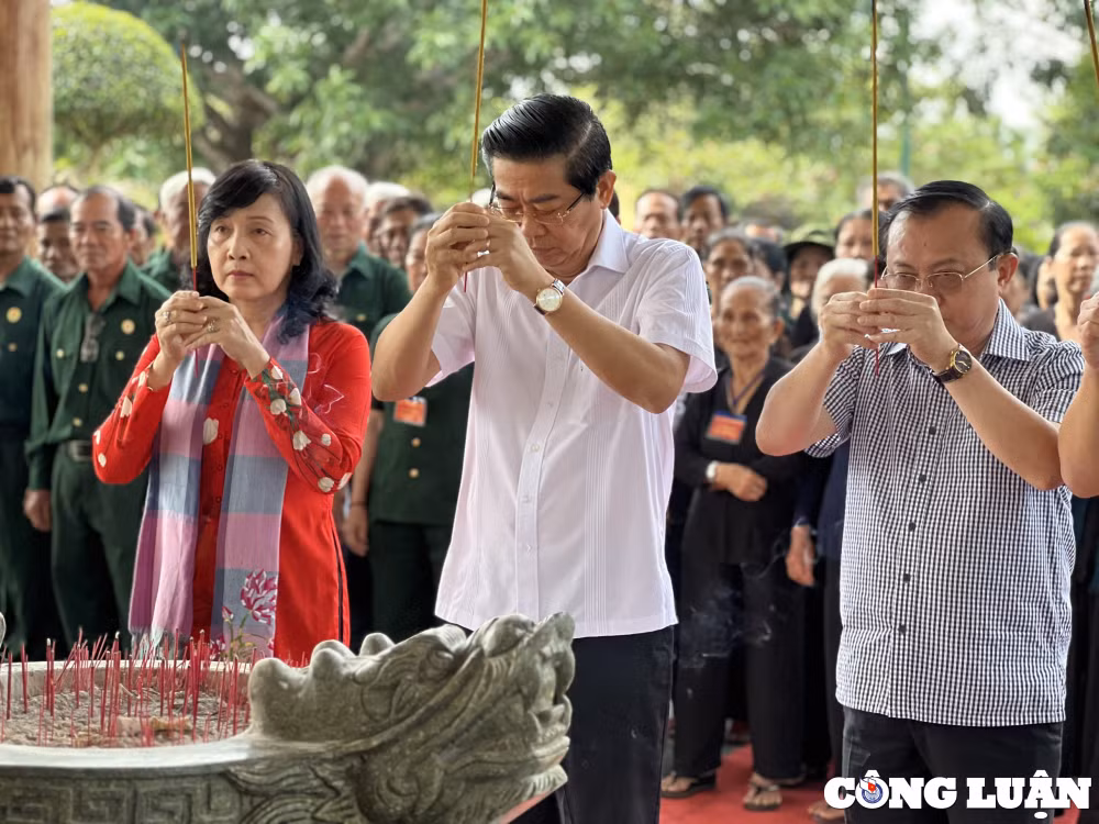 pho truong ban thuong truc ban noi chinh trung uong vo van dung vieng den tho bac ho tai bac lieu hinh 1