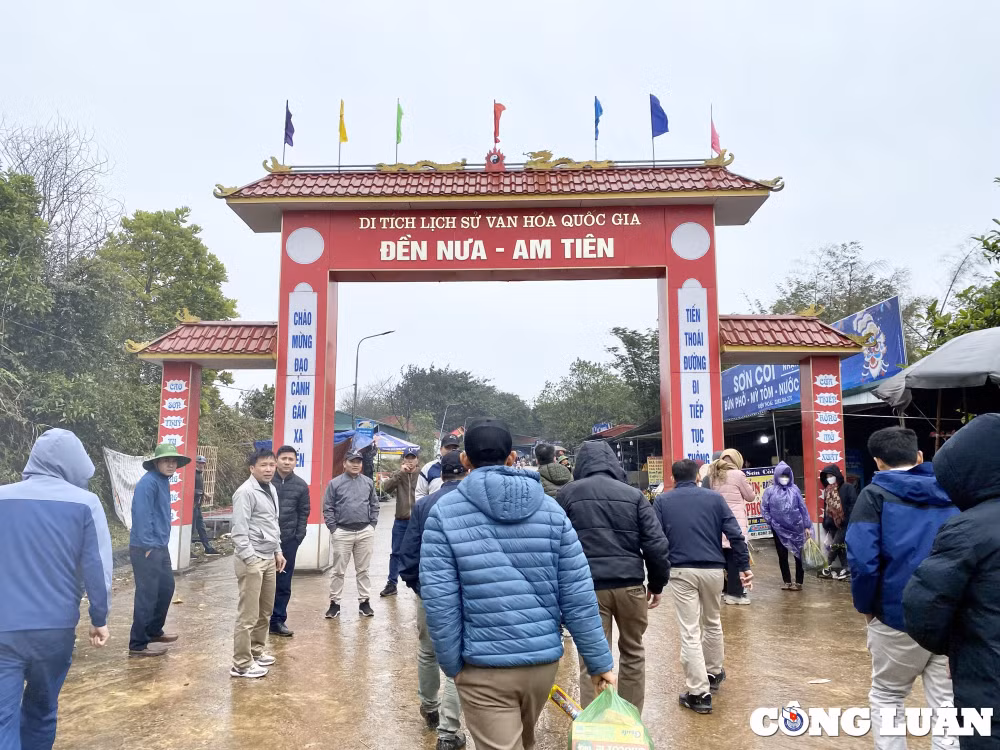 thanh hoa du lich tam linh thu hut hang ngan luot khach du xuan hinh 1