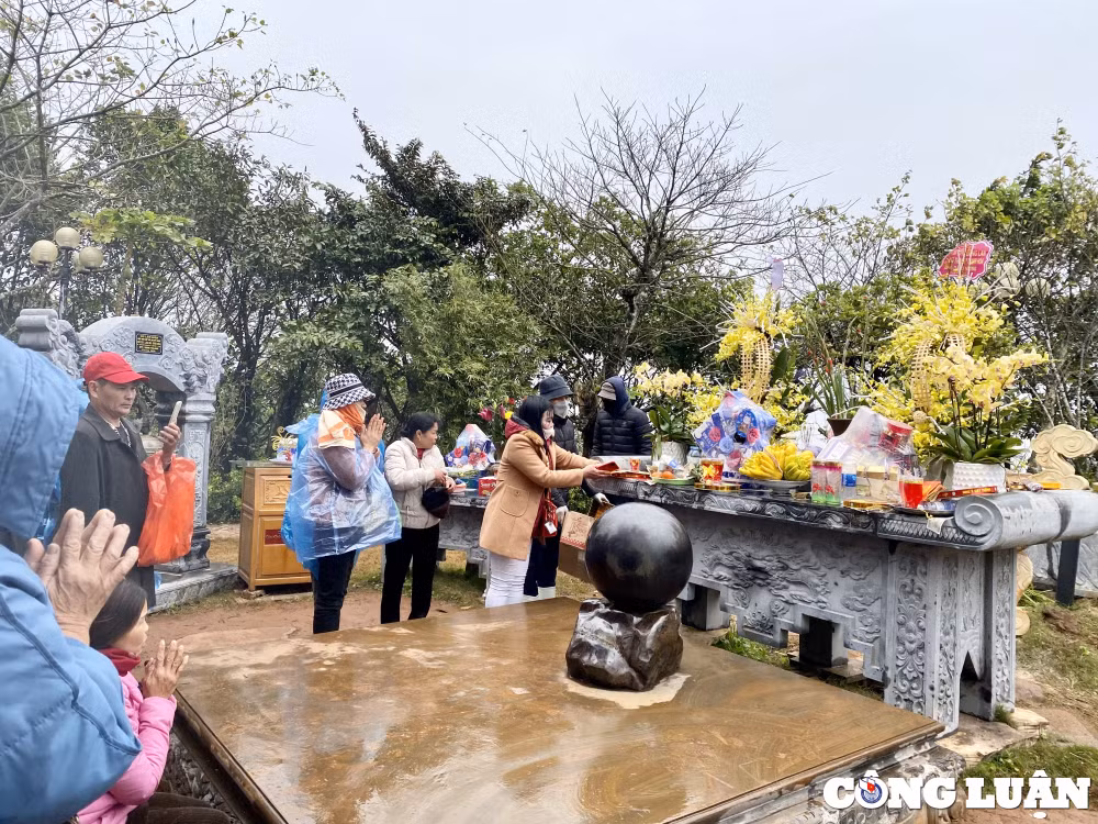 thanh hoa du lich tam linh thu hut hang ngan luot khach du xuan hinh 2