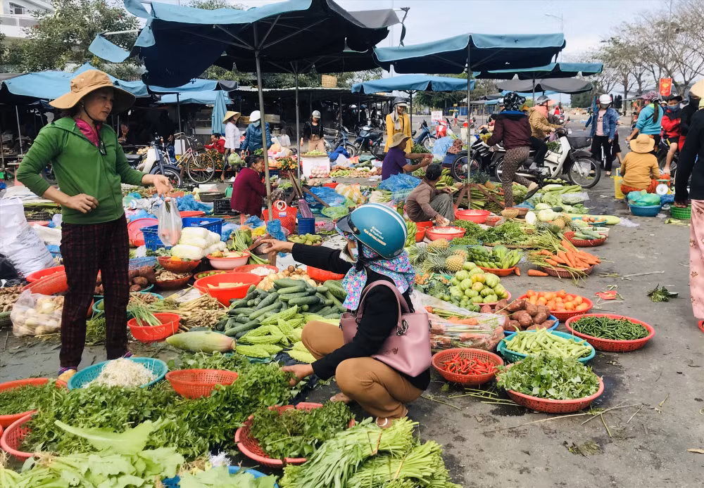 hang hoa un un ve cac cho mat bang gia ca mung 5 tet se on dinh hinh 1
