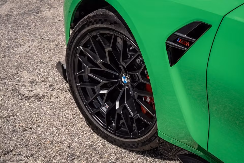bmw m3 cs moi duoc tinh chinh thiet ke va hieu nang hinh 14