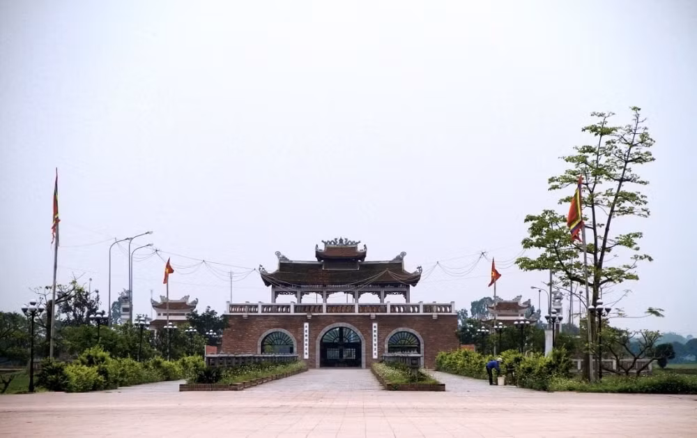 nhieu hoat dong tuong nho tri an cong lao cua cac vi vua trieu tran hinh 1