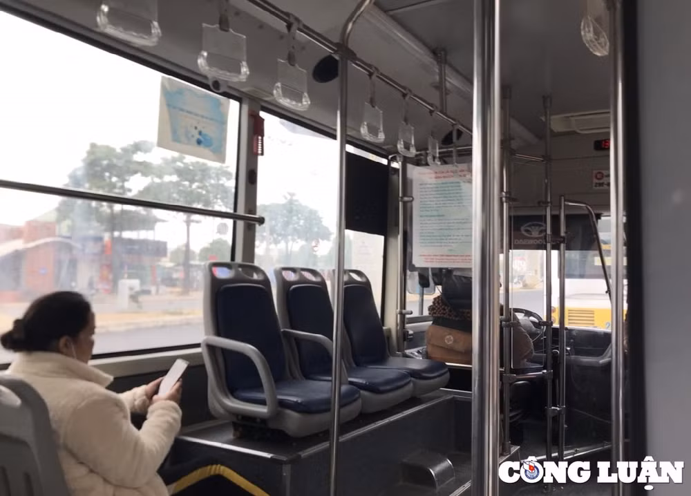 nhung chuyen xe buyt chay trong mua xuan hinh 3